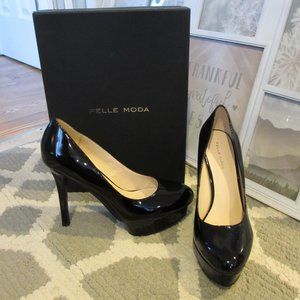 Neiman Marcus Pelle Moda Black Pumps size 8.5 New!